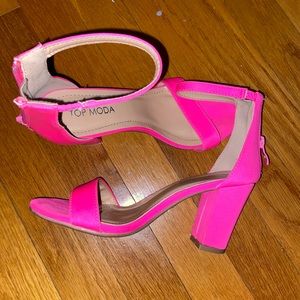 Bright pink heels!! 2-3 inch